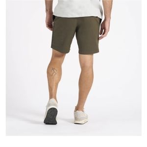 Vuori riptop shorts in dark oregano
